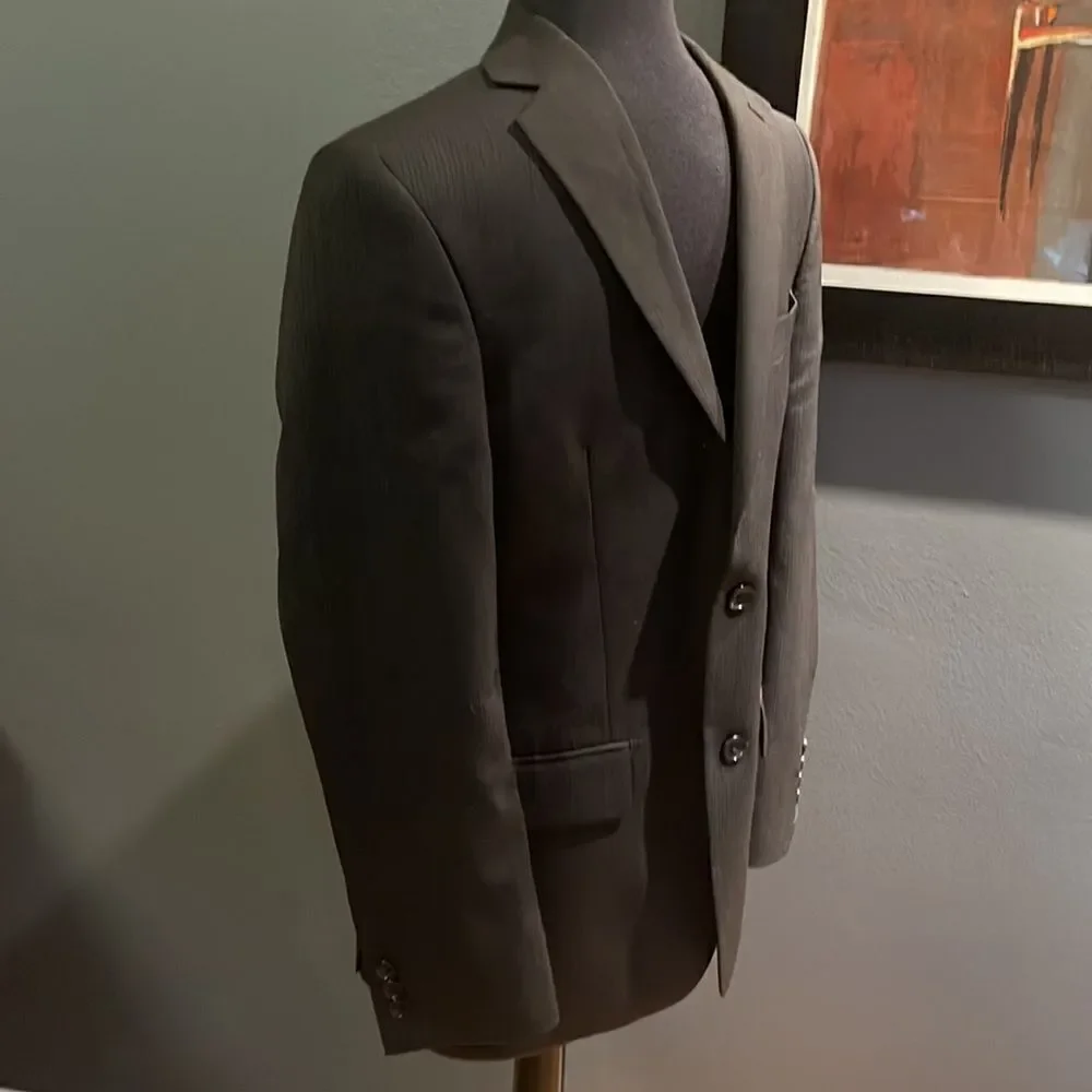 Marc Anthony black wool tonal pinstripe double button lined sport coat. 36S